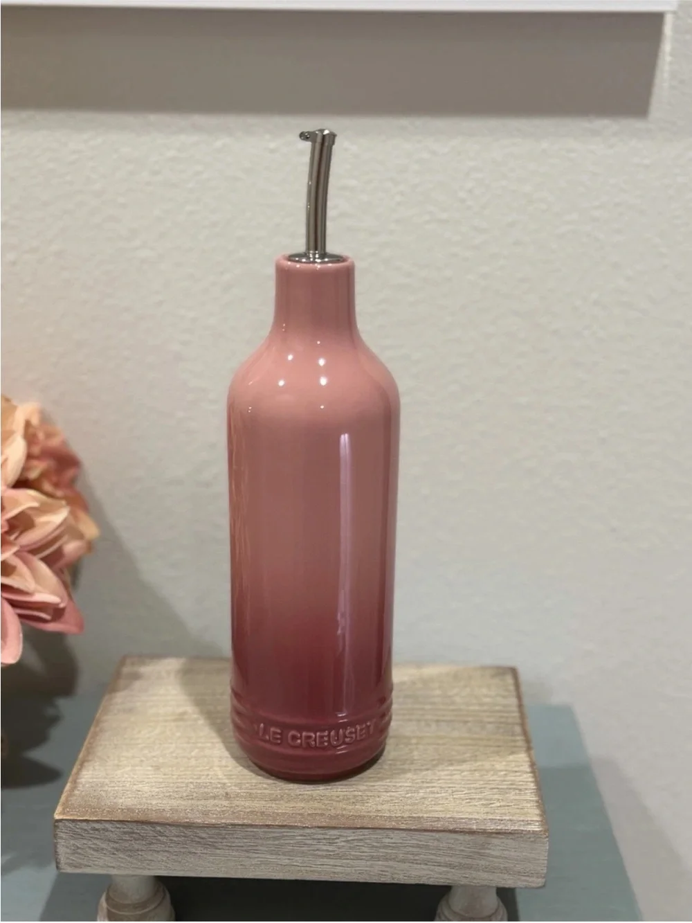 Le Creuset Stoneware Signature Oil Cruet 600ml- Rose Quartz New